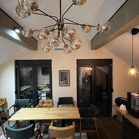 La Roue Hotel วรชาซ ภายนอก รูปภาพ