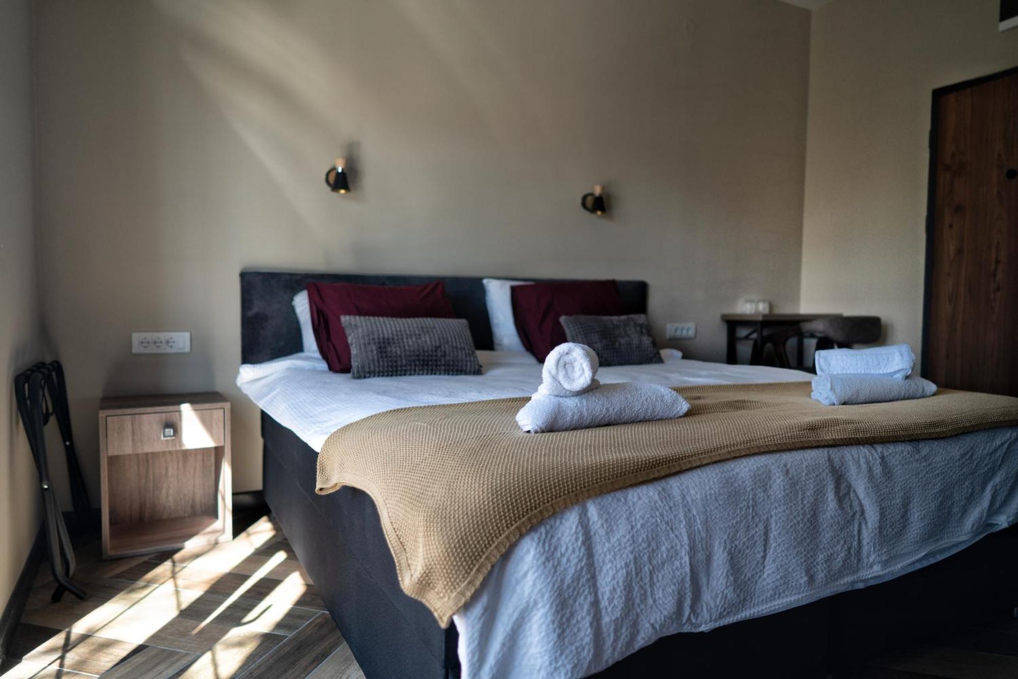 La Roue Hotel วรชาซ ภายนอก รูปภาพ