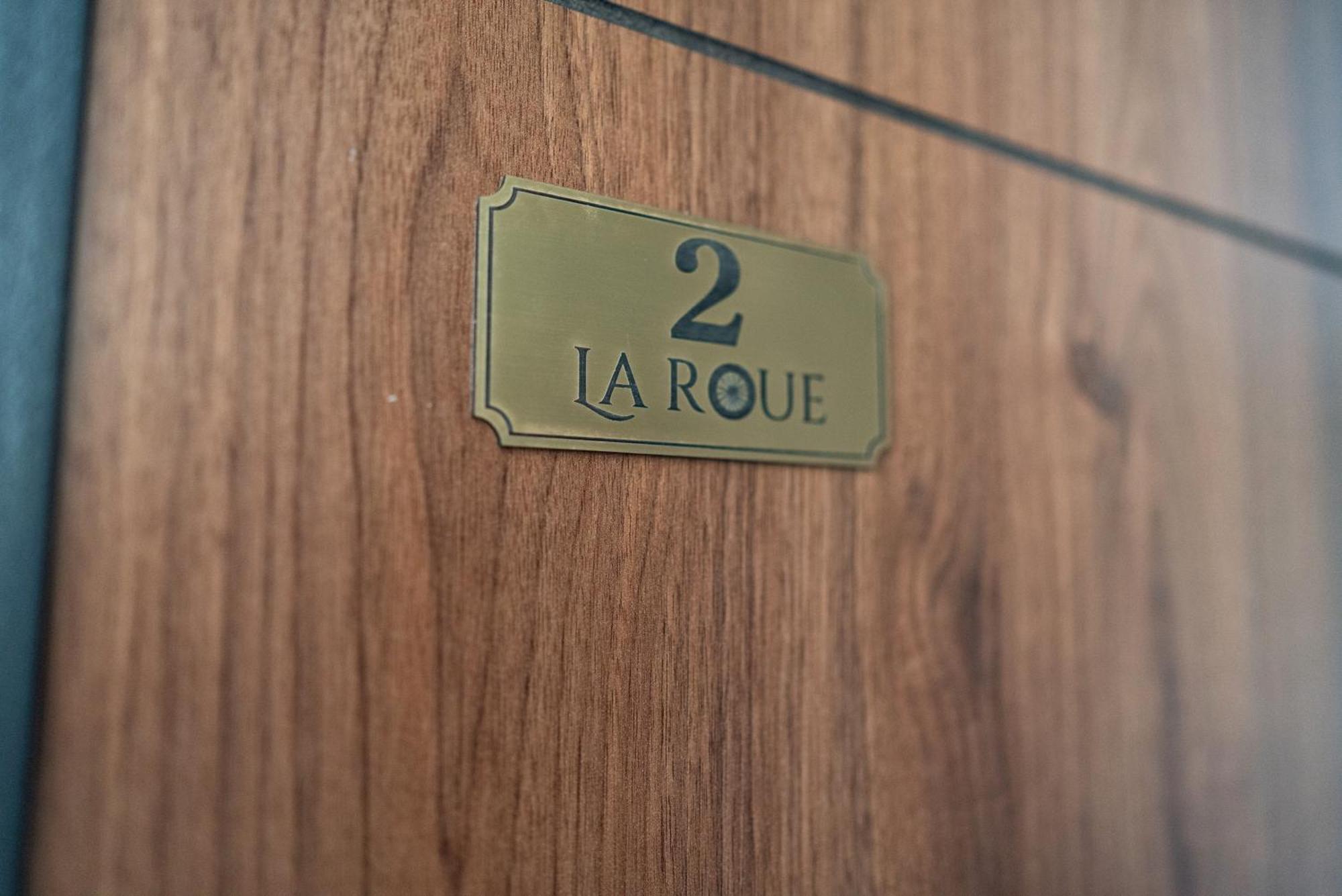 La Roue Hotel วรชาซ ภายนอก รูปภาพ