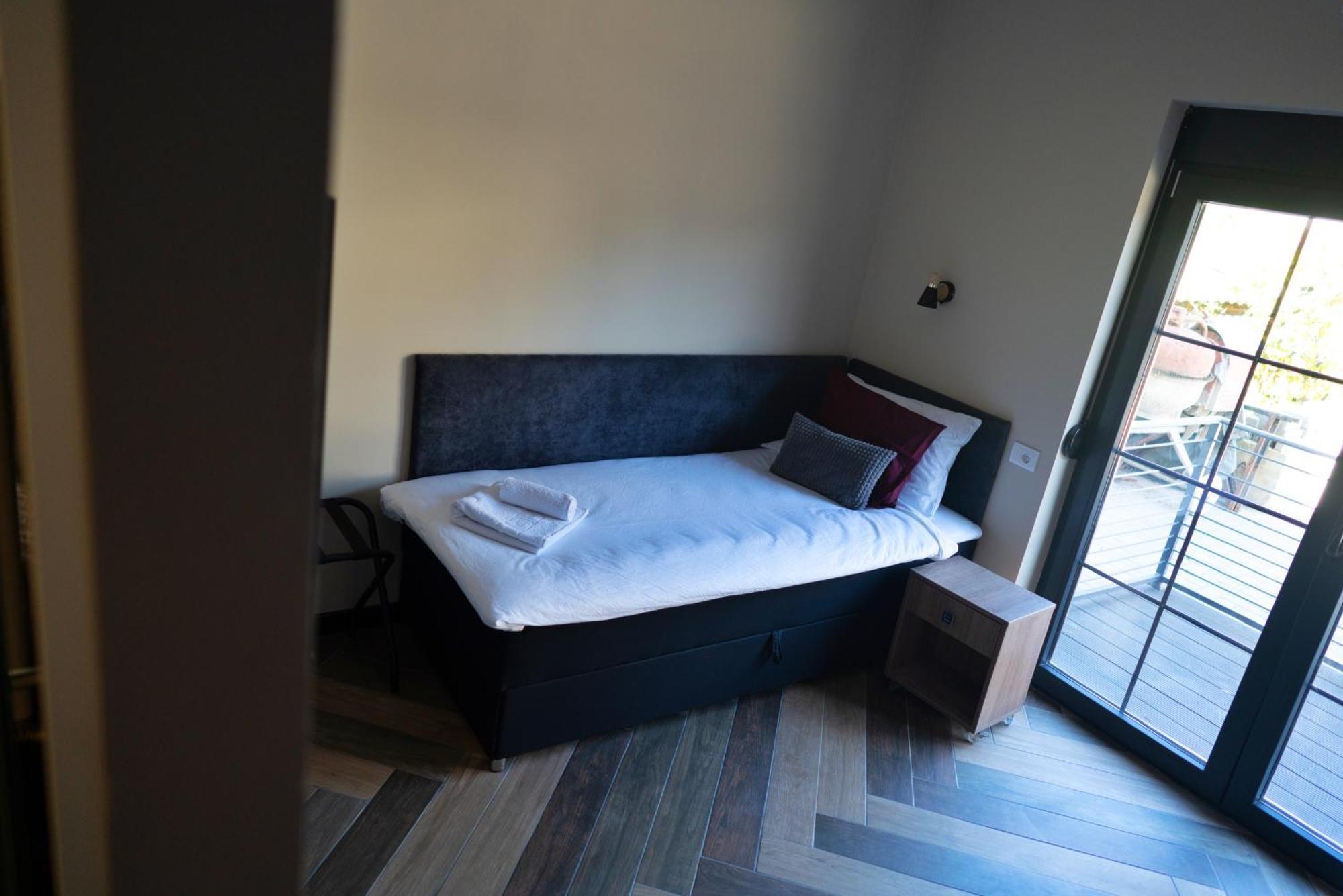 La Roue Hotel วรชาซ ภายนอก รูปภาพ